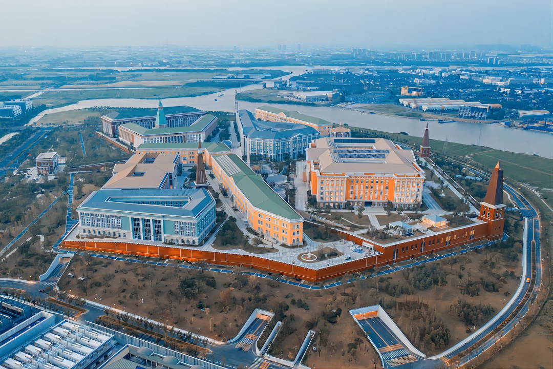 1675826116363111.jpg 华为苏州(1).jpg